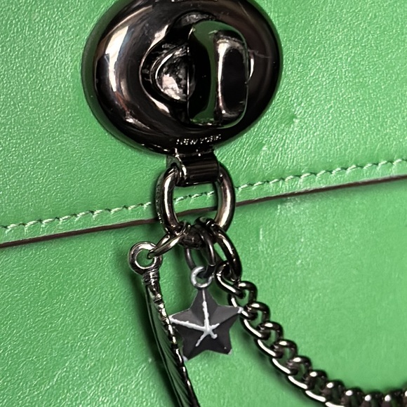 Coach Green Leather Turnlock Crossbody Chain Gunmetal Purse Handbag Feather Star - Picture 4 of 10